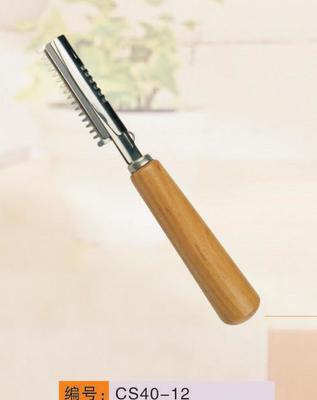 宠物美容利器 宠物梳与刷制品选购与使用指南
